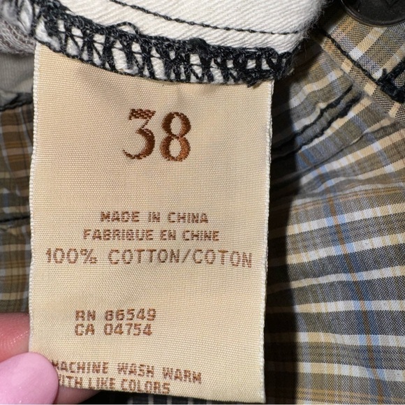 TOMMY BAHAMA JEANS (38) METAL SNAP BUTTON FLAP CARGO SHORTS MULTI-COLOR PLAID - Picture 12 of 15